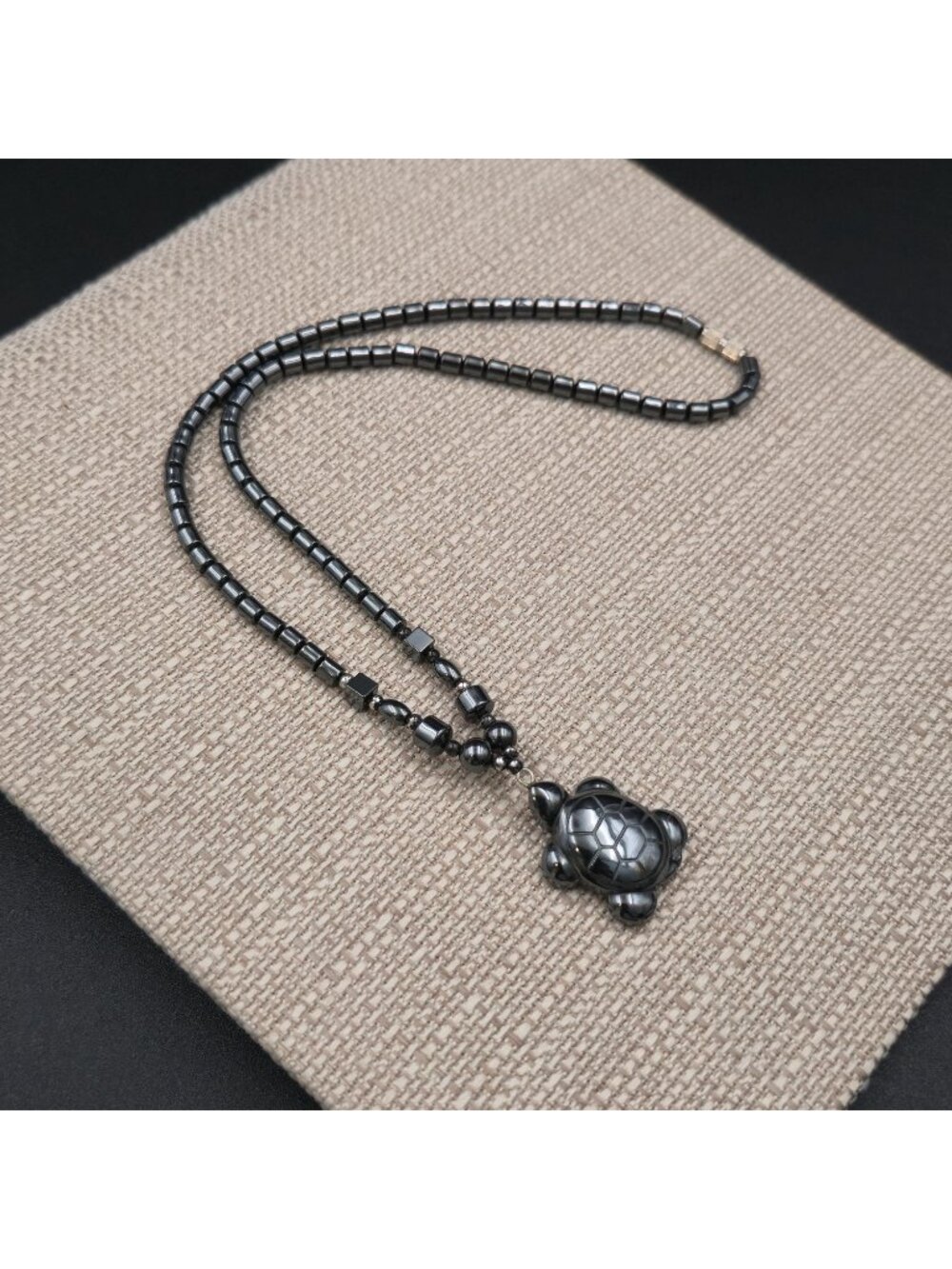 17 Inch Vintage Carved Hematite Sea Turtle Pendant Necklace B1262 - Picture 2 of 7